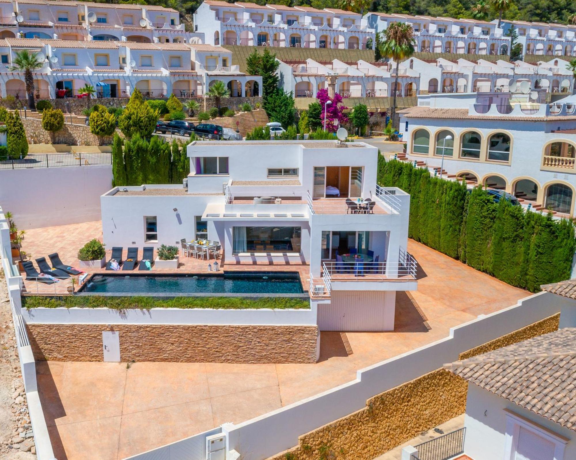Villa Moderna - Plusholidays 칼페 외부 사진